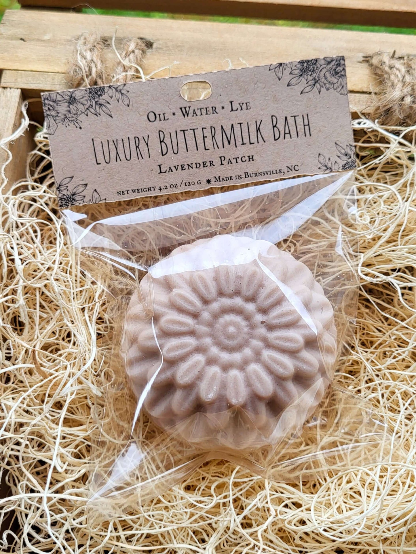Lavender Patch ⁕ Luxury Buttermilk Bath Bomb